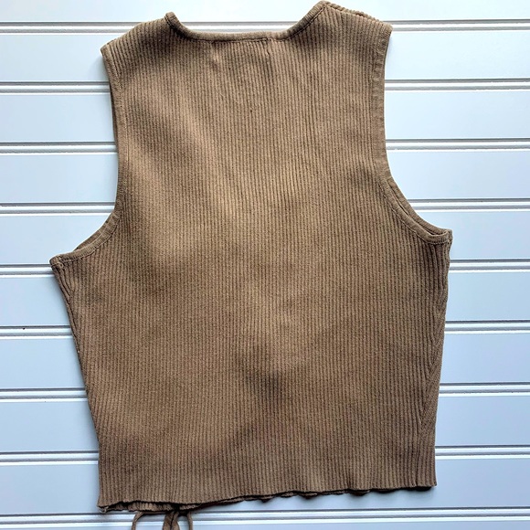 Cropped laced-up top - Picture 2 of 3